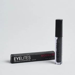 🩷Three metallic eyeshadows